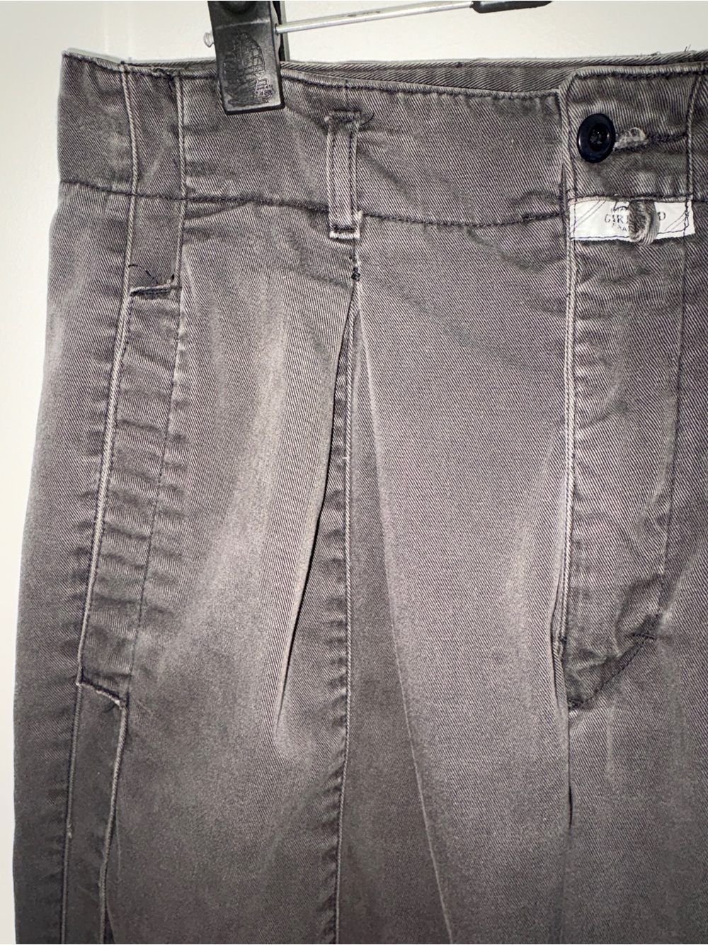 vintage Marithe Girbaud Francois pleated tapered leg chino pants sz 32 - Picture 5 of 9